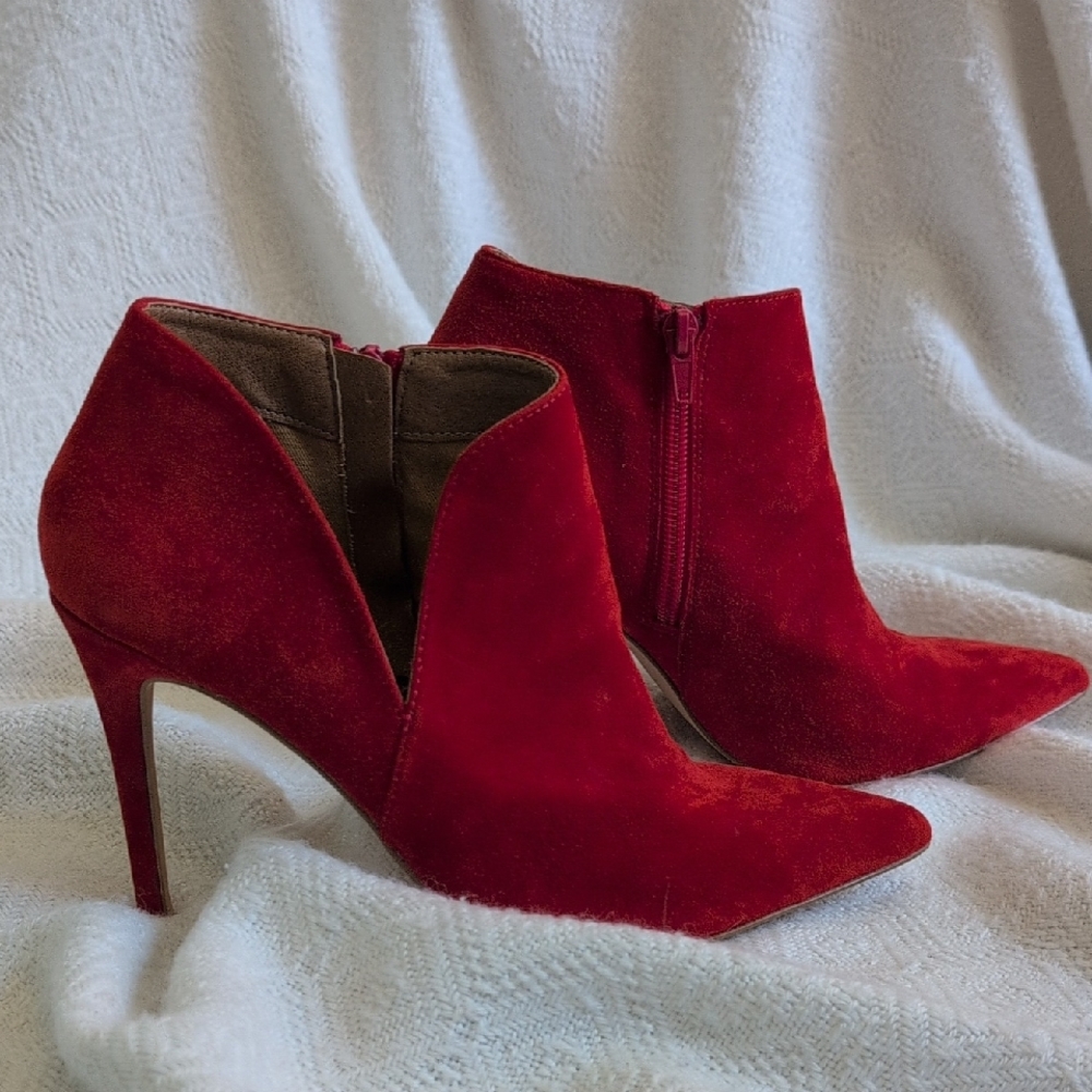 Steve Madden Scarlet Suede Stiletto Boots